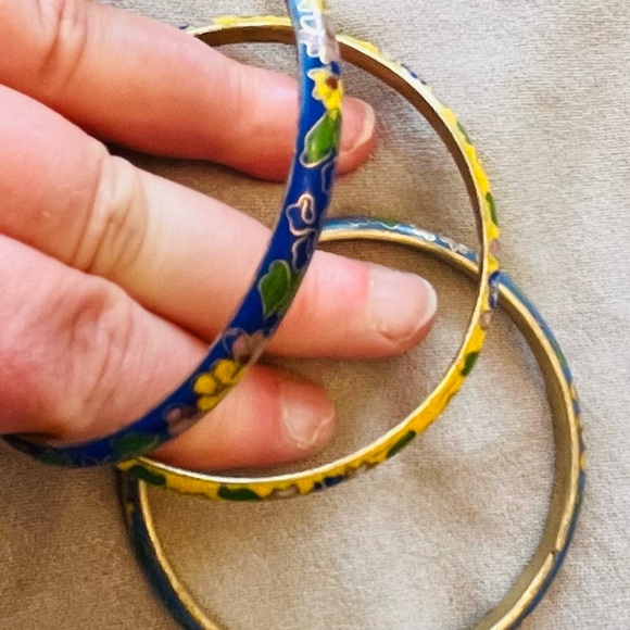 Set of 3 enameled floral bracelets - Picture 7 of 8